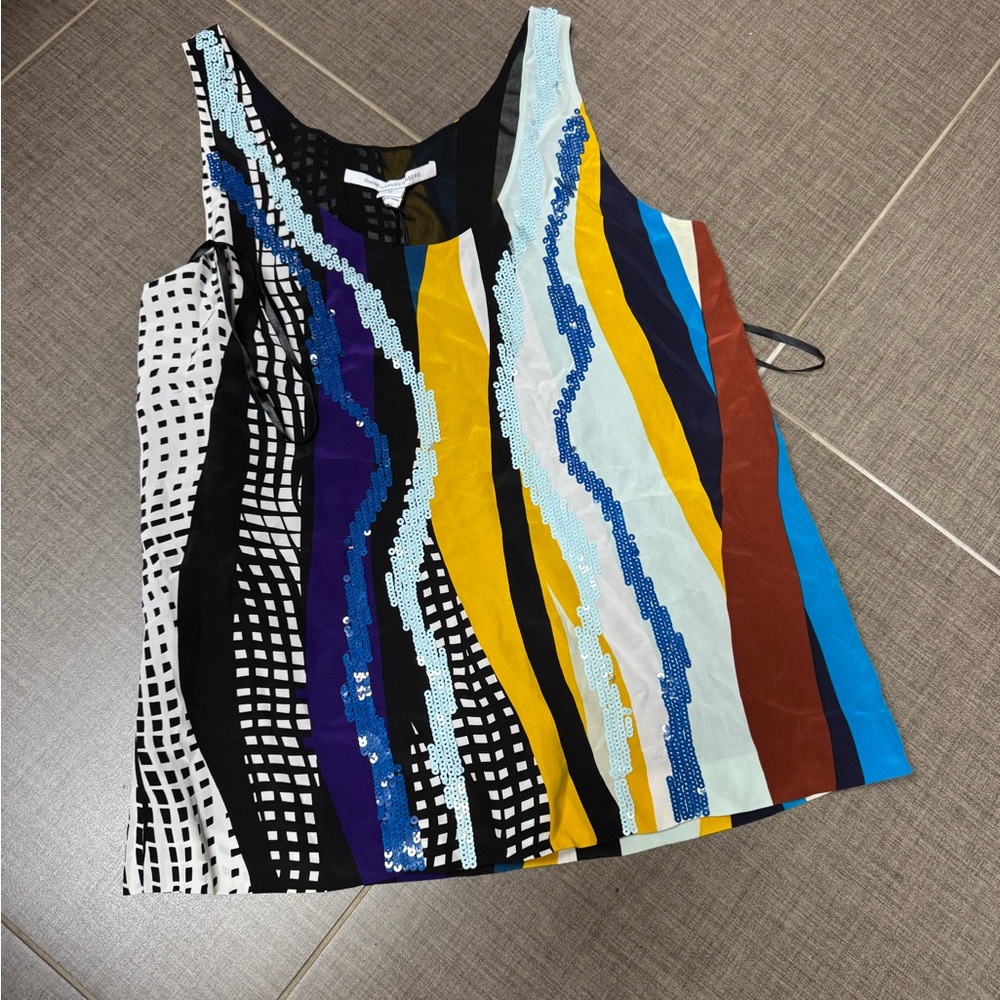 Diane Von Furstenberg Black and White Graphic Sleeveless Tank Top